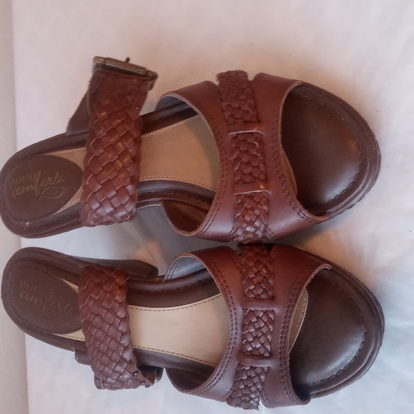 Strictly Comfort Sandals - Picture 5 of 6